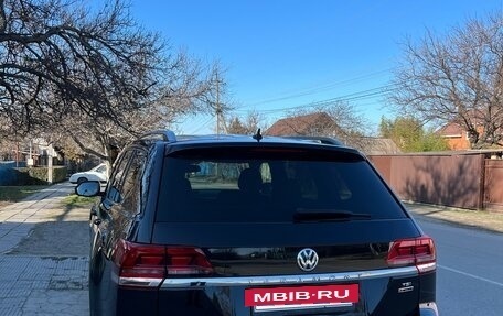 Volkswagen Teramont I, 2018 год, 3 650 000 рублей, 2 фотография