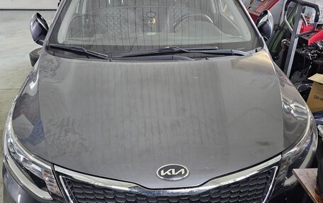 KIA Rio III рестайлинг, 2017 год, 990 000 рублей, 1 фотография