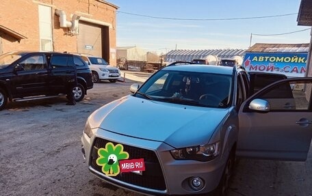 Mitsubishi Outlander III рестайлинг 3, 2011 год, 1 100 000 рублей, 4 фотография