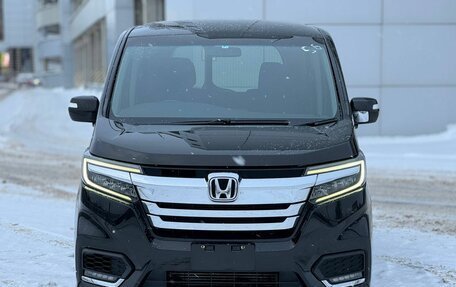 Honda Stepwgn IV, 2017 год, 2 349 999 рублей, 2 фотография