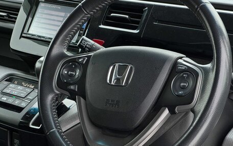 Honda Stepwgn IV, 2017 год, 2 349 999 рублей, 8 фотография