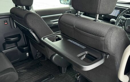 Honda Stepwgn IV, 2017 год, 2 349 999 рублей, 12 фотография