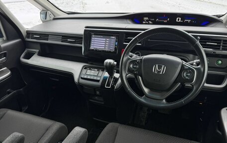 Honda Stepwgn IV, 2017 год, 2 349 999 рублей, 16 фотография