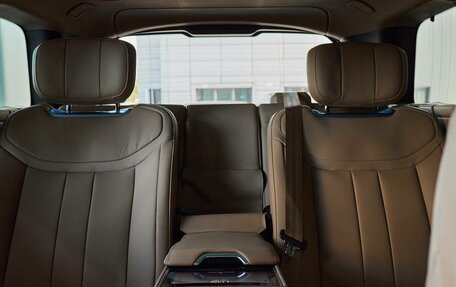 Land Rover Range Rover IV рестайлинг, 2025 год, 24 800 000 рублей, 15 фотография