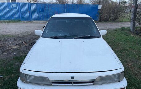 Toyota Camry, 1989 год, 140 000 рублей, 1 фотография