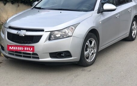 Chevrolet Cruze II, 2011 год, 870 000 рублей, 4 фотография