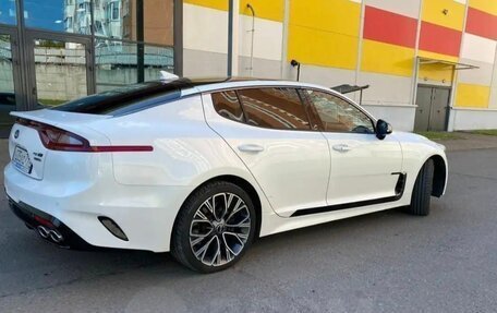 KIA Stinger I, 2018 год, 2 200 000 рублей, 2 фотография