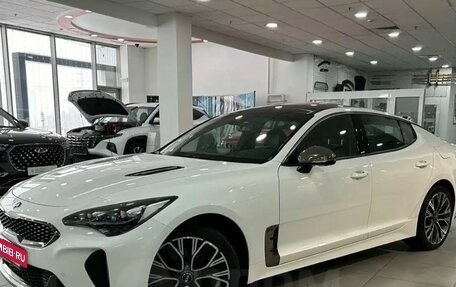 KIA Stinger I, 2018 год, 2 200 000 рублей, 3 фотография