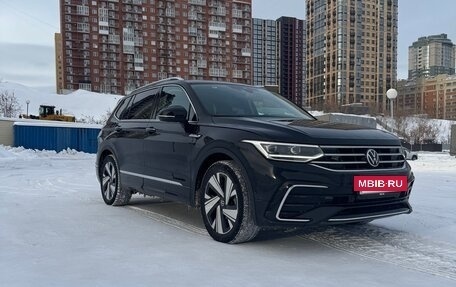 Volkswagen Tiguan II, 2023 год, 4 999 999 рублей, 2 фотография