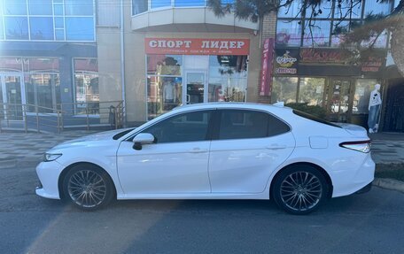 Toyota Camry, 2019 год, 1 700 000 рублей, 4 фотография