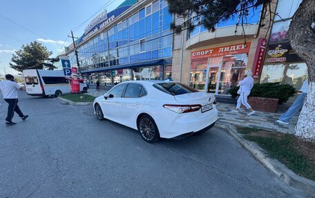 Toyota Camry, 2019 год, 1 700 000 рублей, 5 фотография