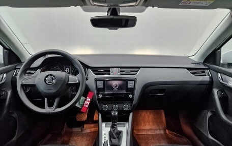 Skoda Octavia, 2018 год, 1 590 000 рублей, 14 фотография