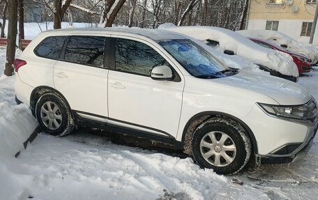 Mitsubishi Outlander III рестайлинг 3, 2017 год, 1 600 000 рублей, 1 фотография