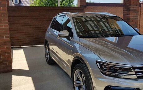 Volkswagen Tiguan II, 2018 год, 3 350 000 рублей, 3 фотография