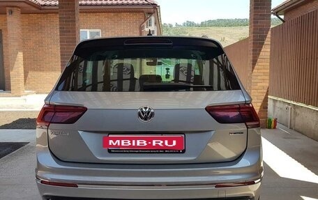 Volkswagen Tiguan II, 2018 год, 3 350 000 рублей, 2 фотография