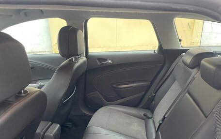 Opel Astra J, 2013 год, 940 000 рублей, 5 фотография