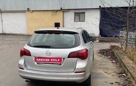 Opel Astra J, 2013 год, 940 000 рублей, 3 фотография