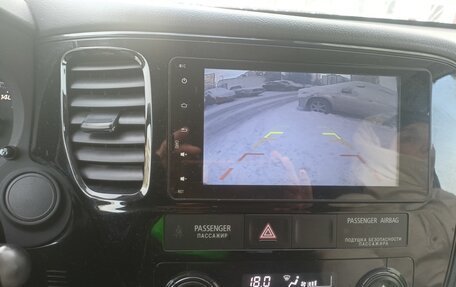 Mitsubishi Outlander III рестайлинг 3, 2017 год, 1 600 000 рублей, 5 фотография