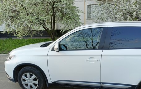 Mitsubishi Outlander III рестайлинг 3, 2017 год, 1 600 000 рублей, 18 фотография