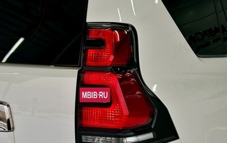 Toyota Land Cruiser Prado 150 рестайлинг 2, 2018 год, 5 399 000 рублей, 13 фотография