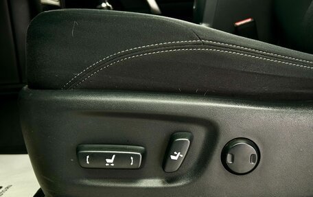 Toyota Land Cruiser Prado 150 рестайлинг 2, 2018 год, 5 399 000 рублей, 32 фотография