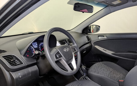 Hyundai Solaris II рестайлинг, 2015 год, 990 000 рублей, 16 фотография