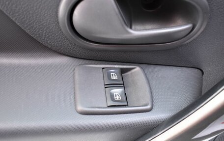 Renault Logan II, 2019 год, 830 000 рублей, 19 фотография