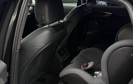 Audi A4, 2017 год, 2 460 000 рублей, 10 фотография