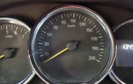 Renault Logan II, 2019 год, 750 000 рублей, 10 фотография