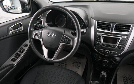 Hyundai Solaris II рестайлинг, 2015 год, 999 000 рублей, 10 фотография