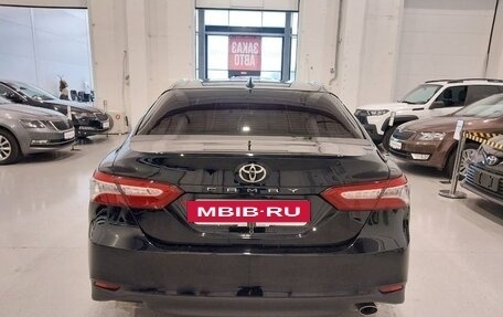 Toyota Camry, 2018 год, 2 580 000 рублей, 4 фотография