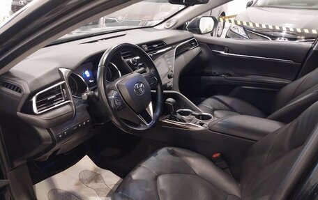 Toyota Camry, 2018 год, 2 580 000 рублей, 15 фотография