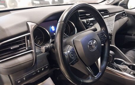 Toyota Camry, 2018 год, 2 580 000 рублей, 18 фотография