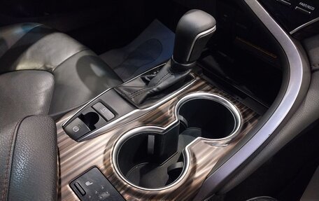 Toyota Camry, 2018 год, 2 580 000 рублей, 30 фотография