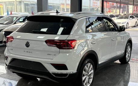 Volkswagen T-Roc I, 2022 год, 1 731 000 рублей, 4 фотография