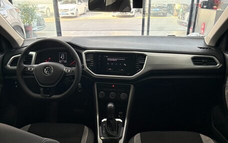 Volkswagen T-Roc I, 2022 год, 1 731 000 рублей, 9 фотография