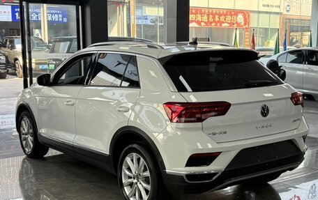 Volkswagen T-Roc I, 2022 год, 1 731 000 рублей, 6 фотография