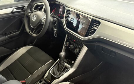 Volkswagen T-Roc I, 2022 год, 1 731 000 рублей, 12 фотография