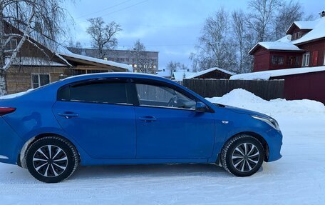 KIA Rio IV, 2018 год, 1 300 000 рублей, 3 фотография
