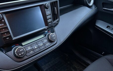 Toyota RAV4, 2017 год, 2 200 000 рублей, 10 фотография