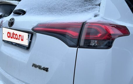 Toyota RAV4, 2017 год, 2 200 000 рублей, 20 фотография