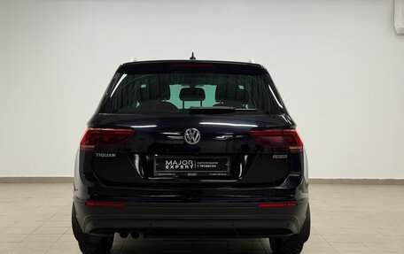 Volkswagen Tiguan II, 2018 год, 2 470 000 рублей, 3 фотография