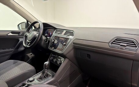 Volkswagen Tiguan II, 2018 год, 2 470 000 рублей, 19 фотография