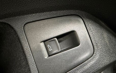 Volkswagen Tiguan II, 2018 год, 2 470 000 рублей, 13 фотография