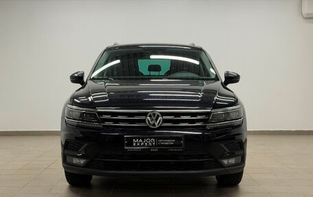 Volkswagen Tiguan II, 2018 год, 2 470 000 рублей, 28 фотография