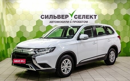 Mitsubishi Outlander III рестайлинг 3, 2019 год, 2 599 000 рублей, 1 фотография
