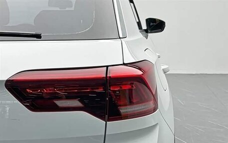 Volkswagen T-Roc I, 2022 год, 1 790 000 рублей, 10 фотография