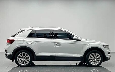 Volkswagen T-Roc I, 2022 год, 1 790 000 рублей, 4 фотография