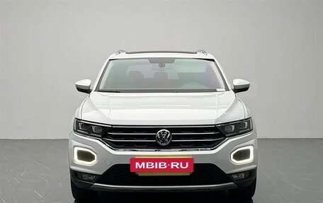 Volkswagen T-Roc I, 2022 год, 1 790 000 рублей, 2 фотография