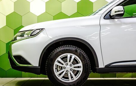 Mitsubishi Outlander III рестайлинг 3, 2019 год, 2 599 000 рублей, 9 фотография